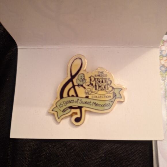 2 1990s Lapel Pins 15 Years And To My Grandma Precious Moments Collection - Picture 2 of 5